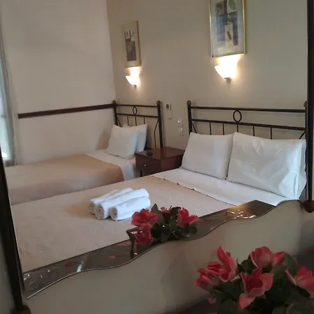 Ξενοδοχείο με διαμερίσματα αργώ *